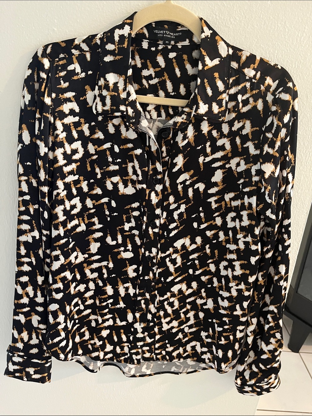Velvet Heart Los Angeles Black White and Gold Abstract Button-Down Shirt XS